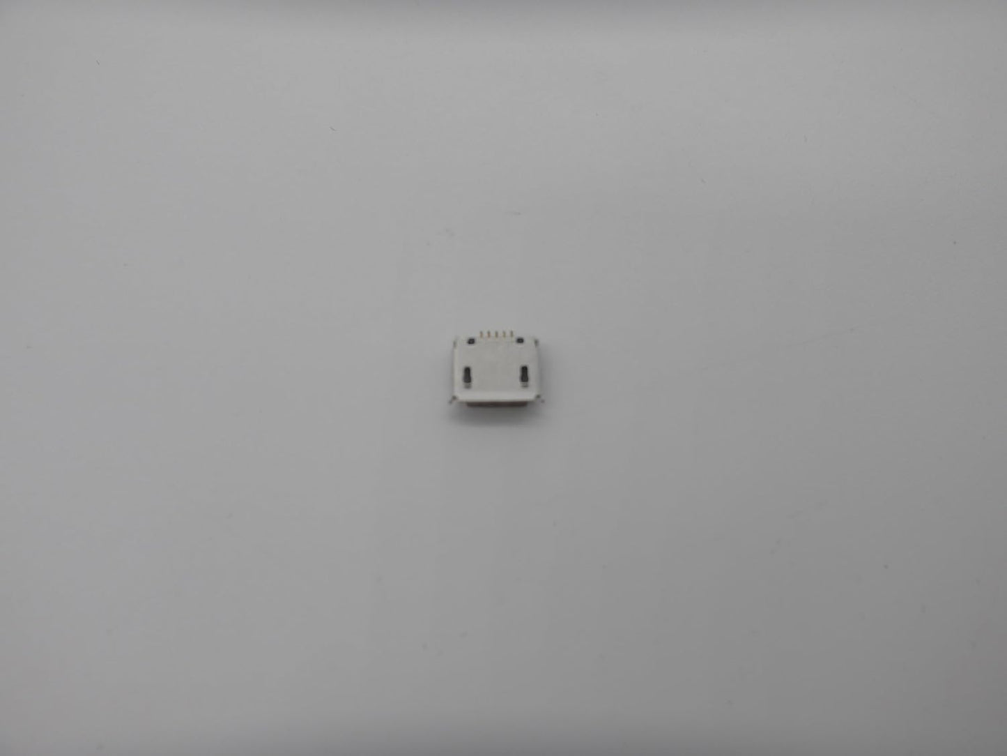 マイクロUSBメスソケット10個入り(フラットタイプ)