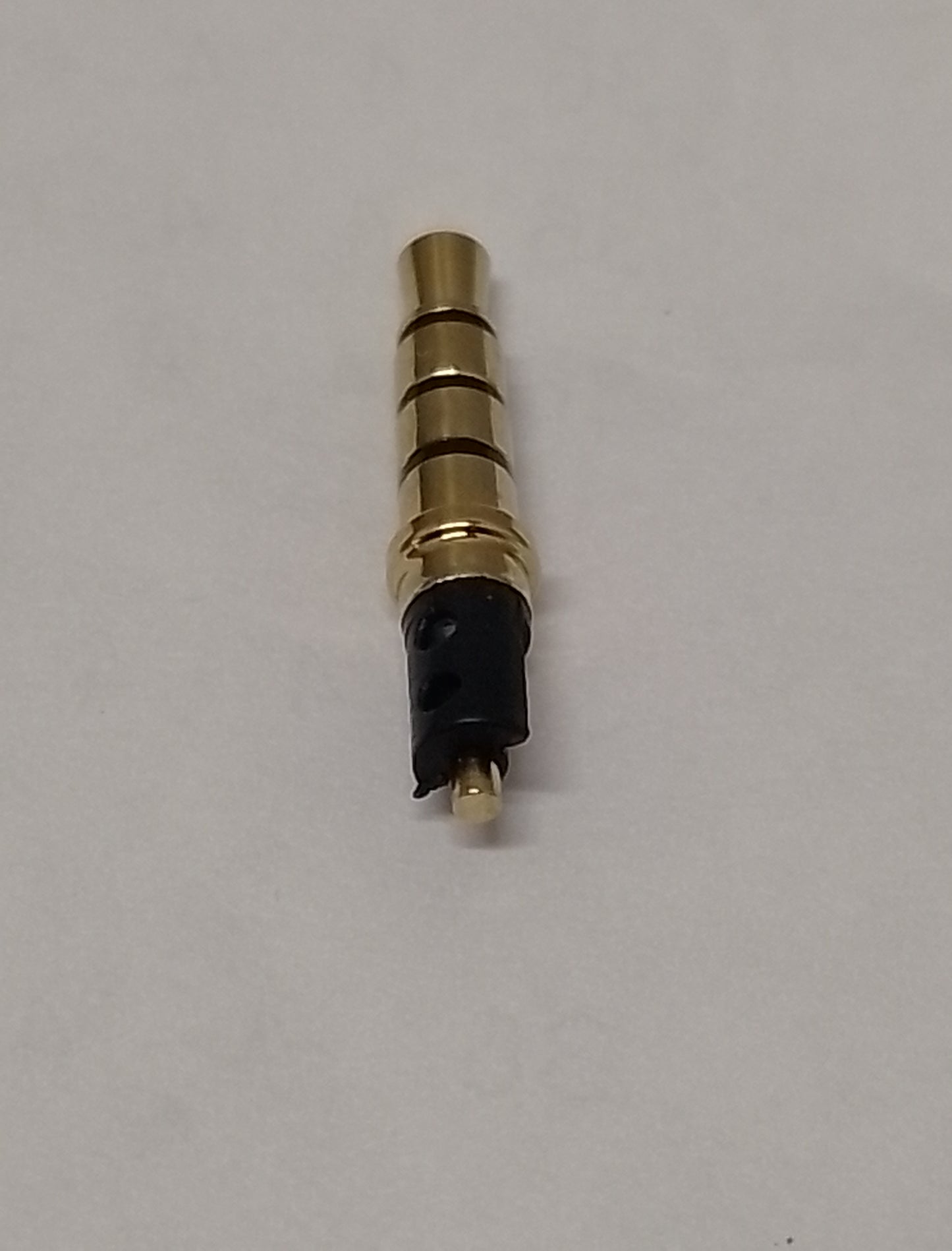 3.5mm4極プラグ 小形 ガンメタリック ゴムキャップ付き