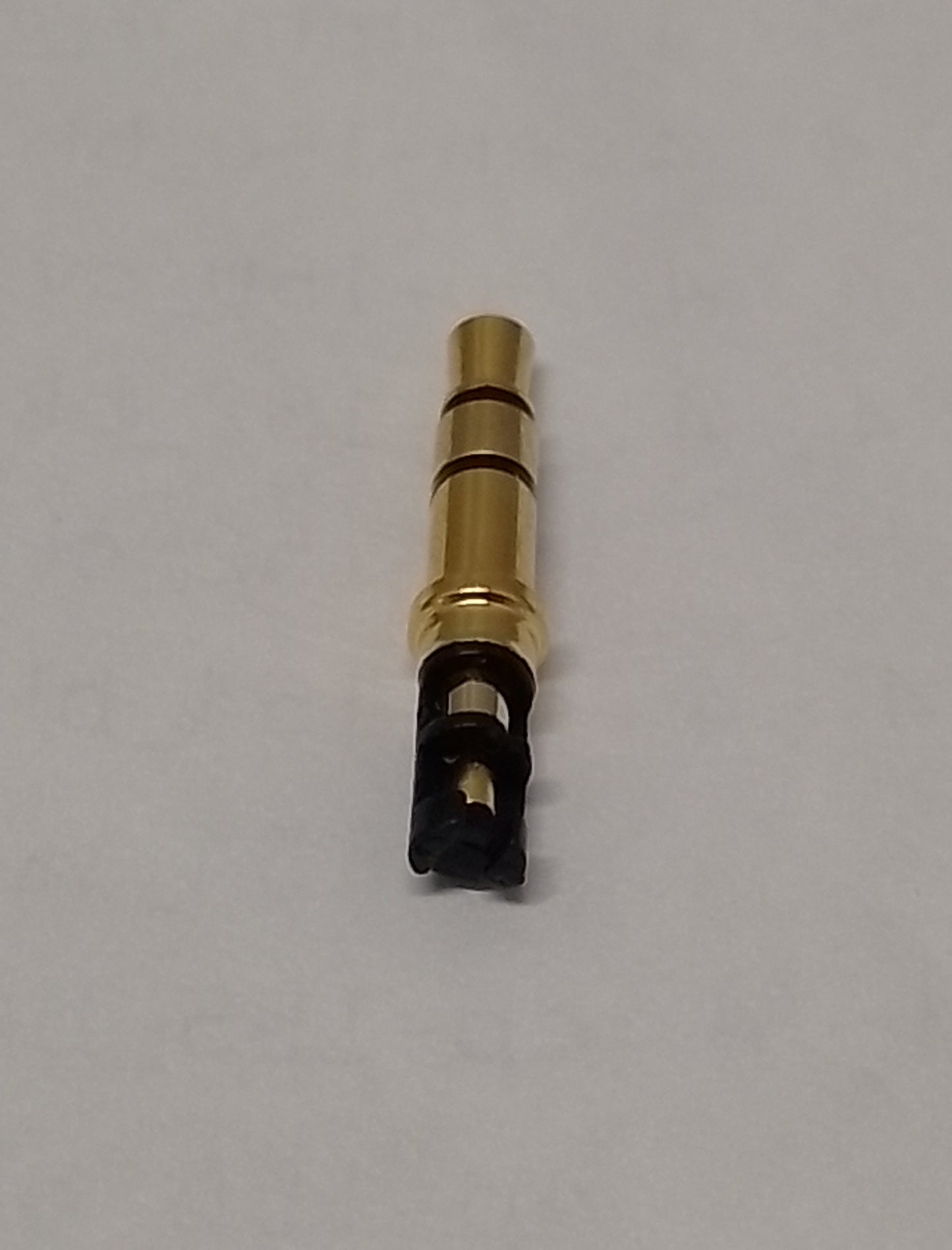 3.5mm3極プラグ 小形 ガンメタリック ゴムキャップ付き