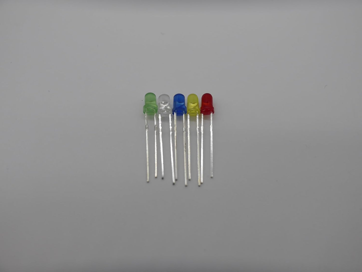 発光ダイオード 3mm 5色ダイオードセット 赤、緑、黄、白、青 750個入り