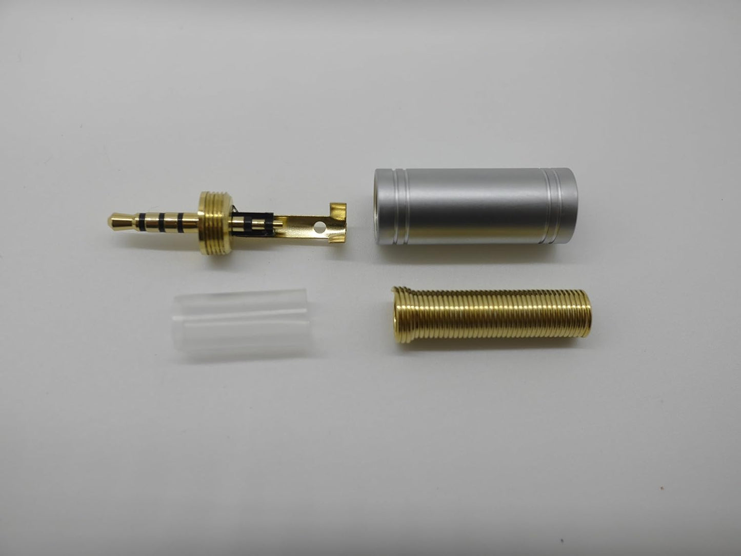 2.5ｍｍ4極プラグ(金メッキ)